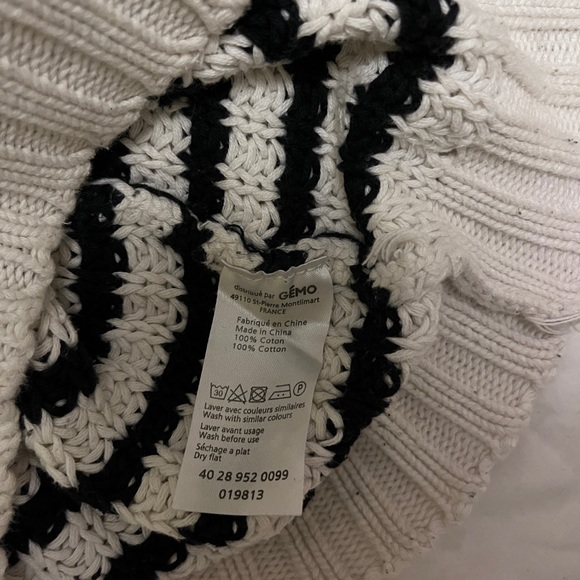 KNIT Stripped Black and White Cozy Sweater - Picture 3 of 5